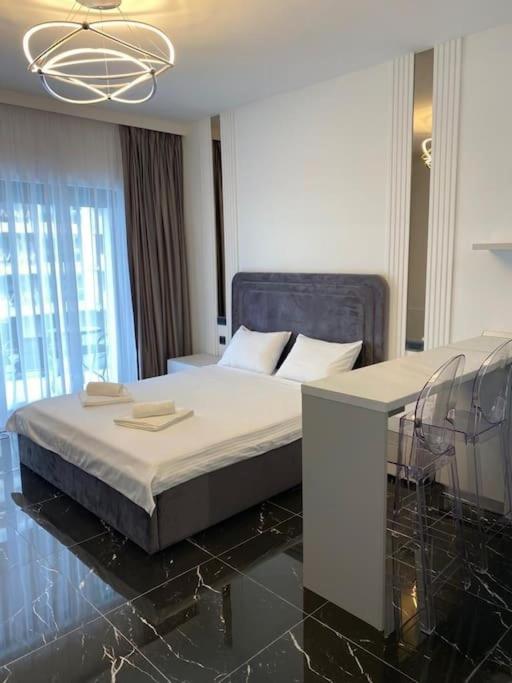 Vista Del Mar Apartment Мамая Екстериор снимка